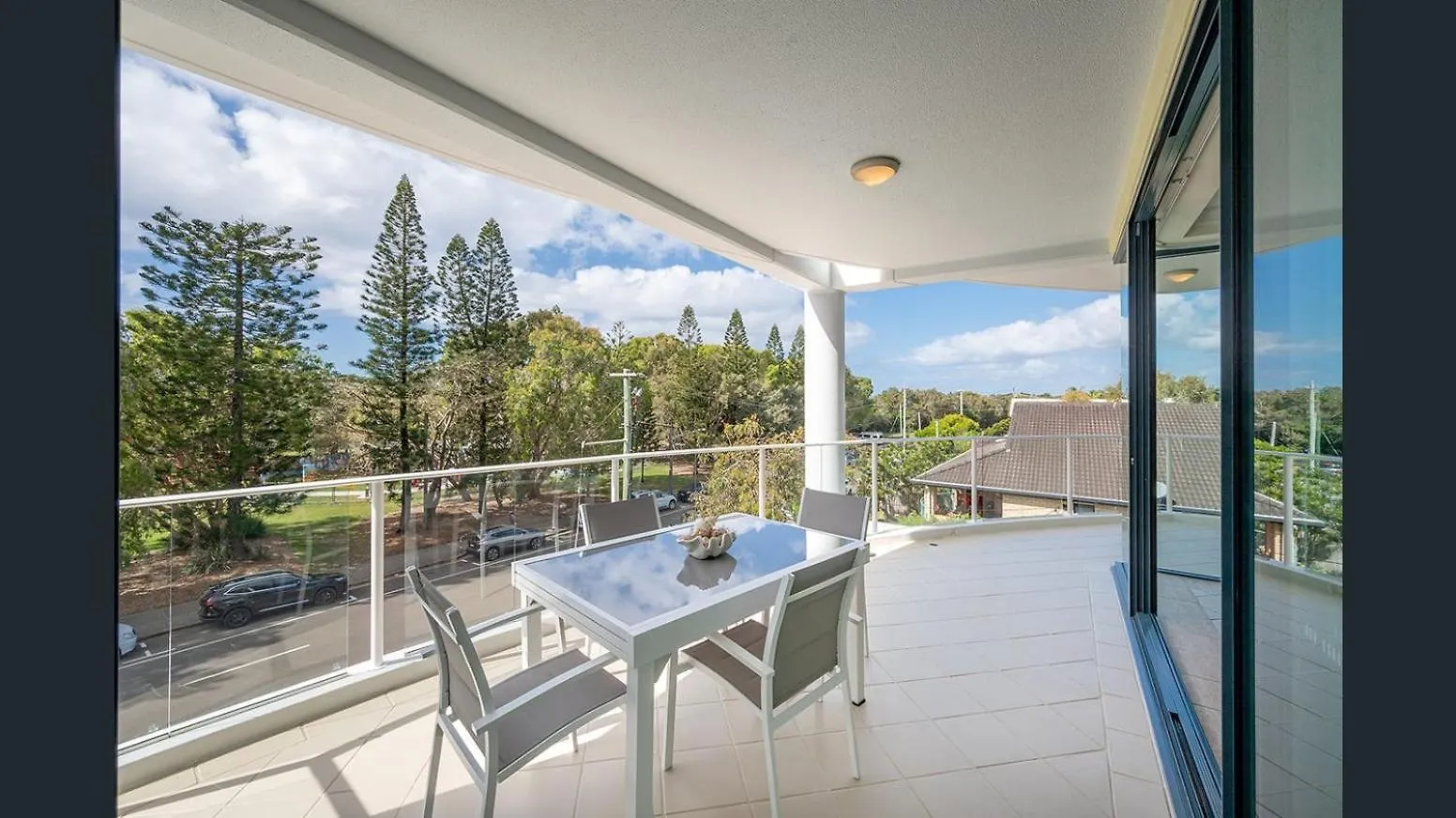 Sea Breeze At Mudjimba Beachside, Tennis Pool Appartement