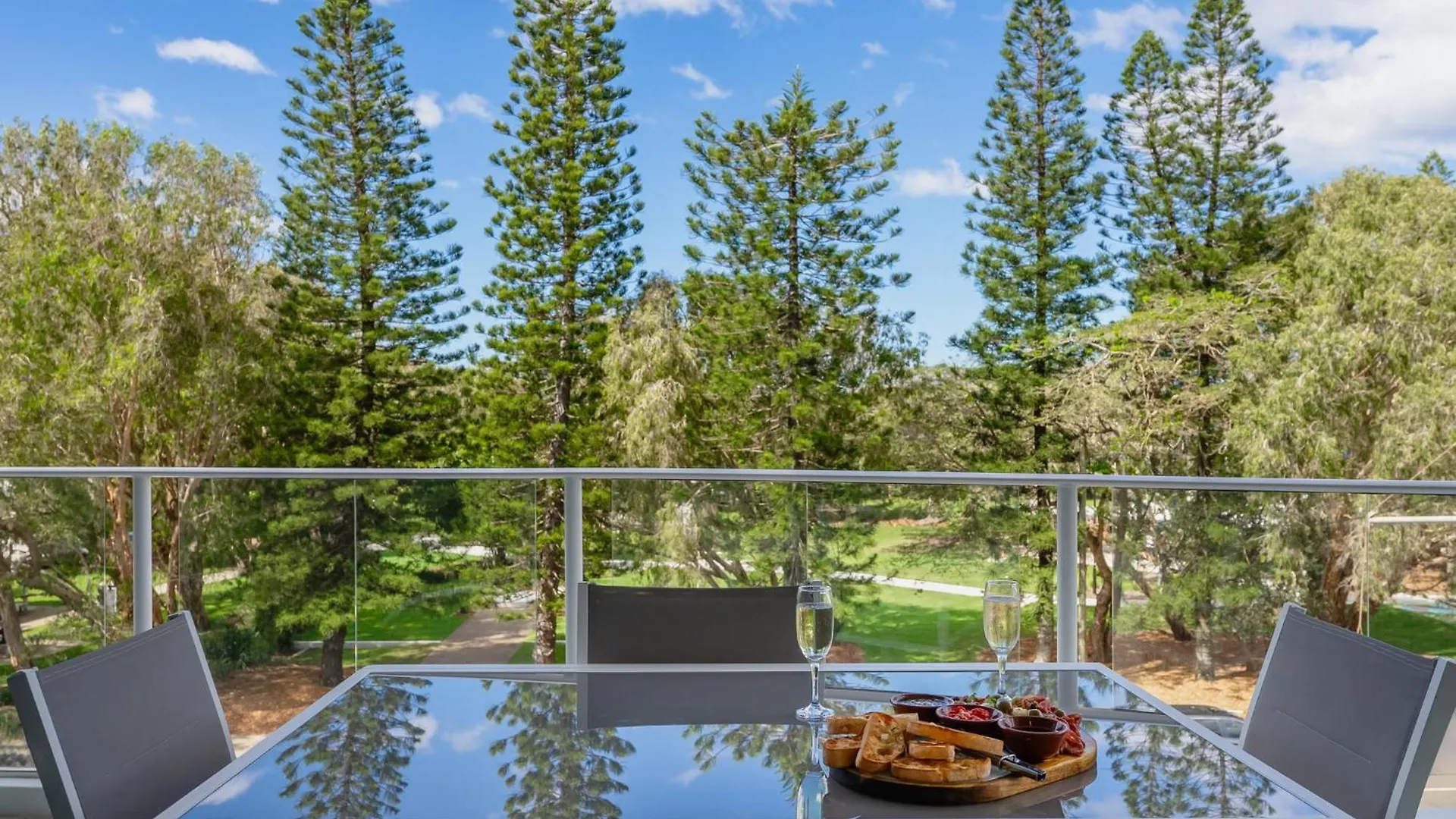 Appartement Sea Breeze At Mudjimba Beachside, Tennis Pool Australie